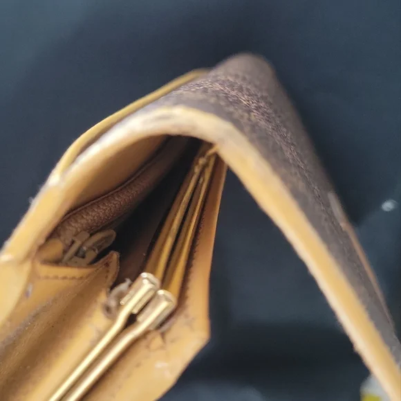 Celine Vintage Triomphe Continental Wallet/COA Included - Picture 5 of 8